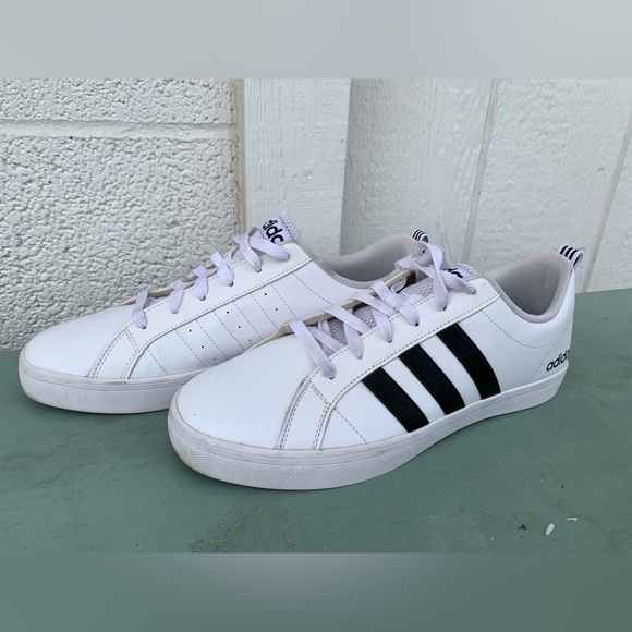 Adidas Sneakers- Black stripes - Picture 4 of 9